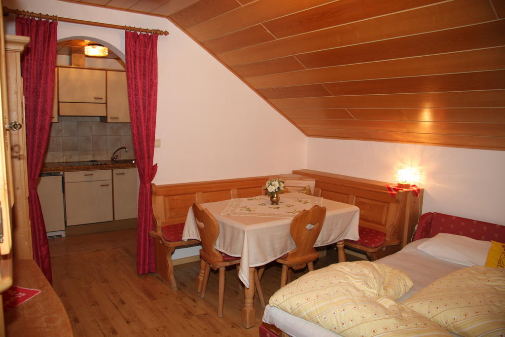 Villa Mair Am Hof - Farm - Maso - Bauernhof San Lorenzo di Sebato Habitación foto
