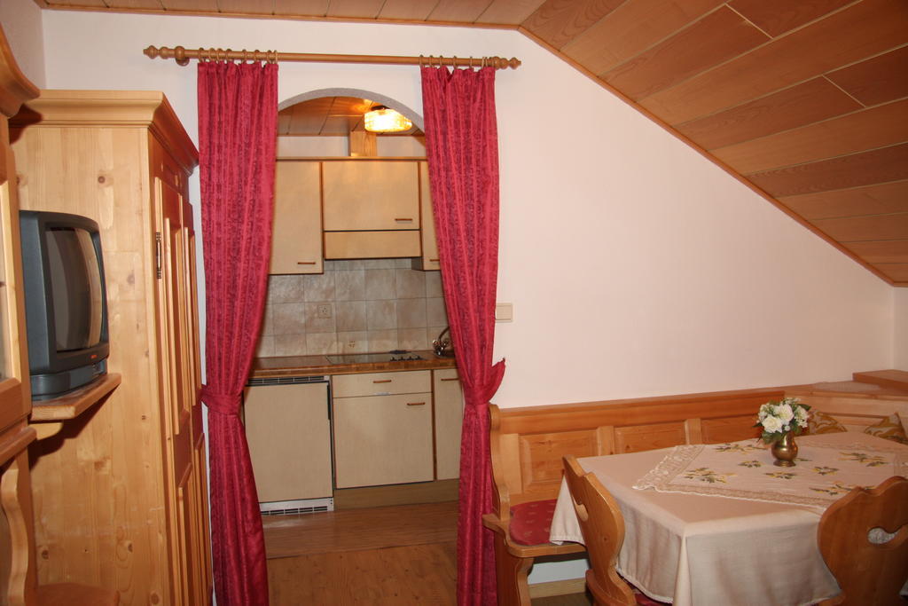 Villa Mair Am Hof - Farm - Maso - Bauernhof San Lorenzo di Sebato Habitación foto